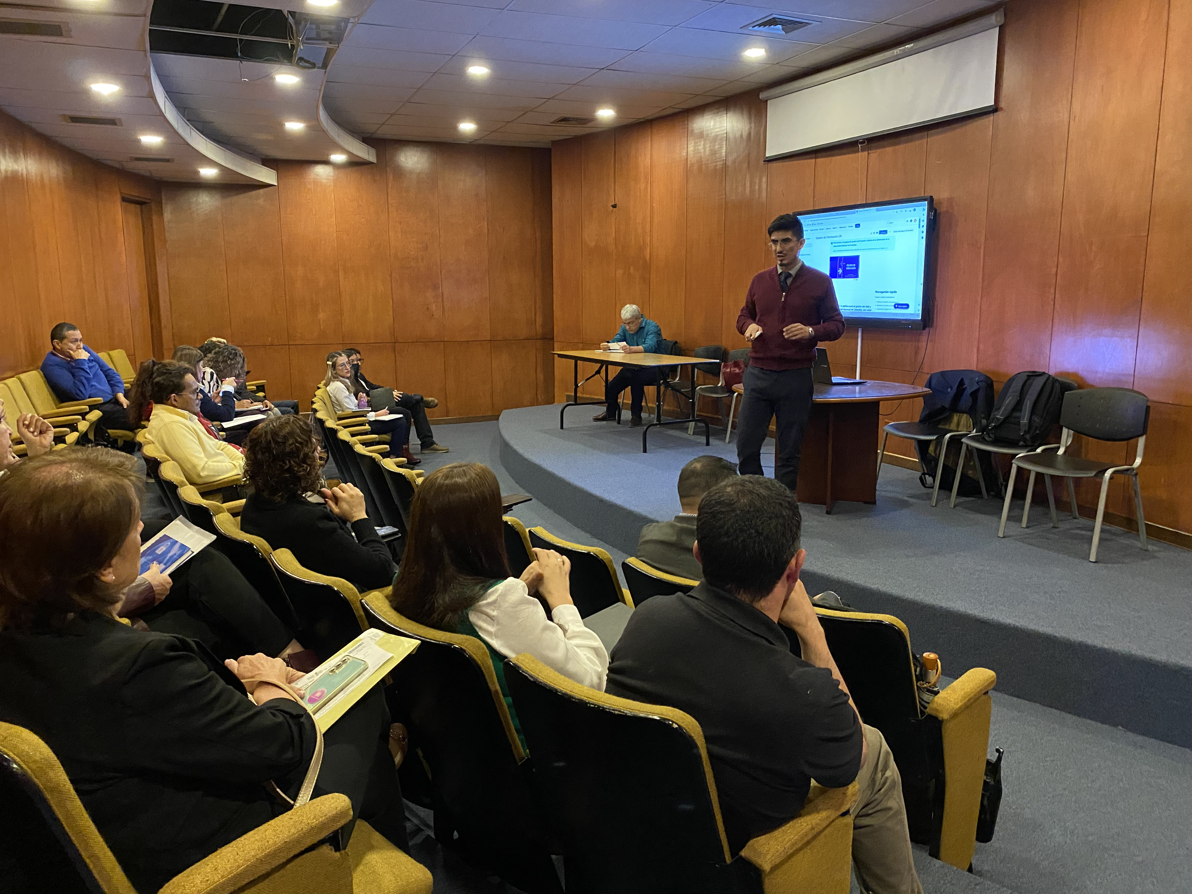 Primer Encuentro de Gestión de la Información: Conferencia retos sobre gobierno y gestión de información en instituciones de educación superior